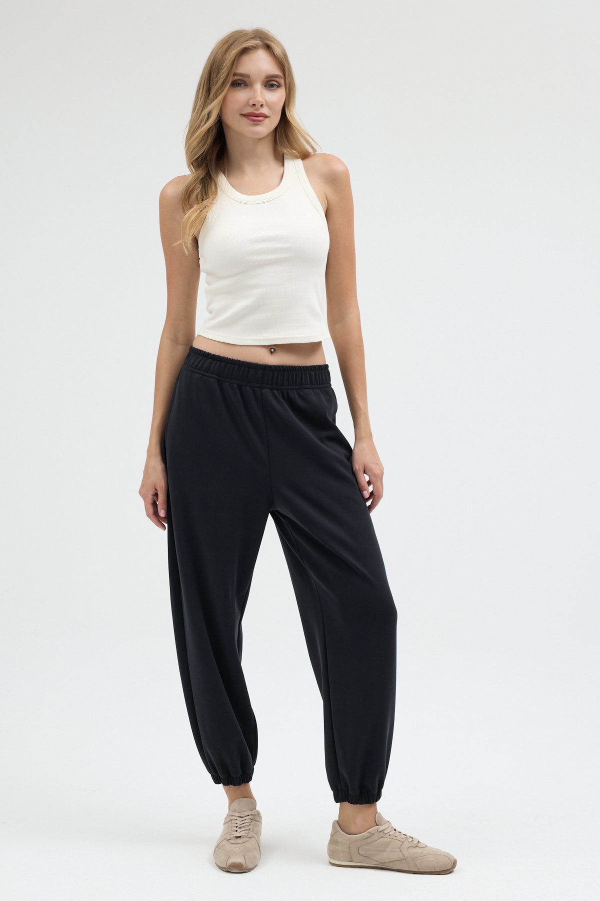 Kadın Beli ve Paçası Lastikli Rahat Kalıp Siyah Jogger Pantolon