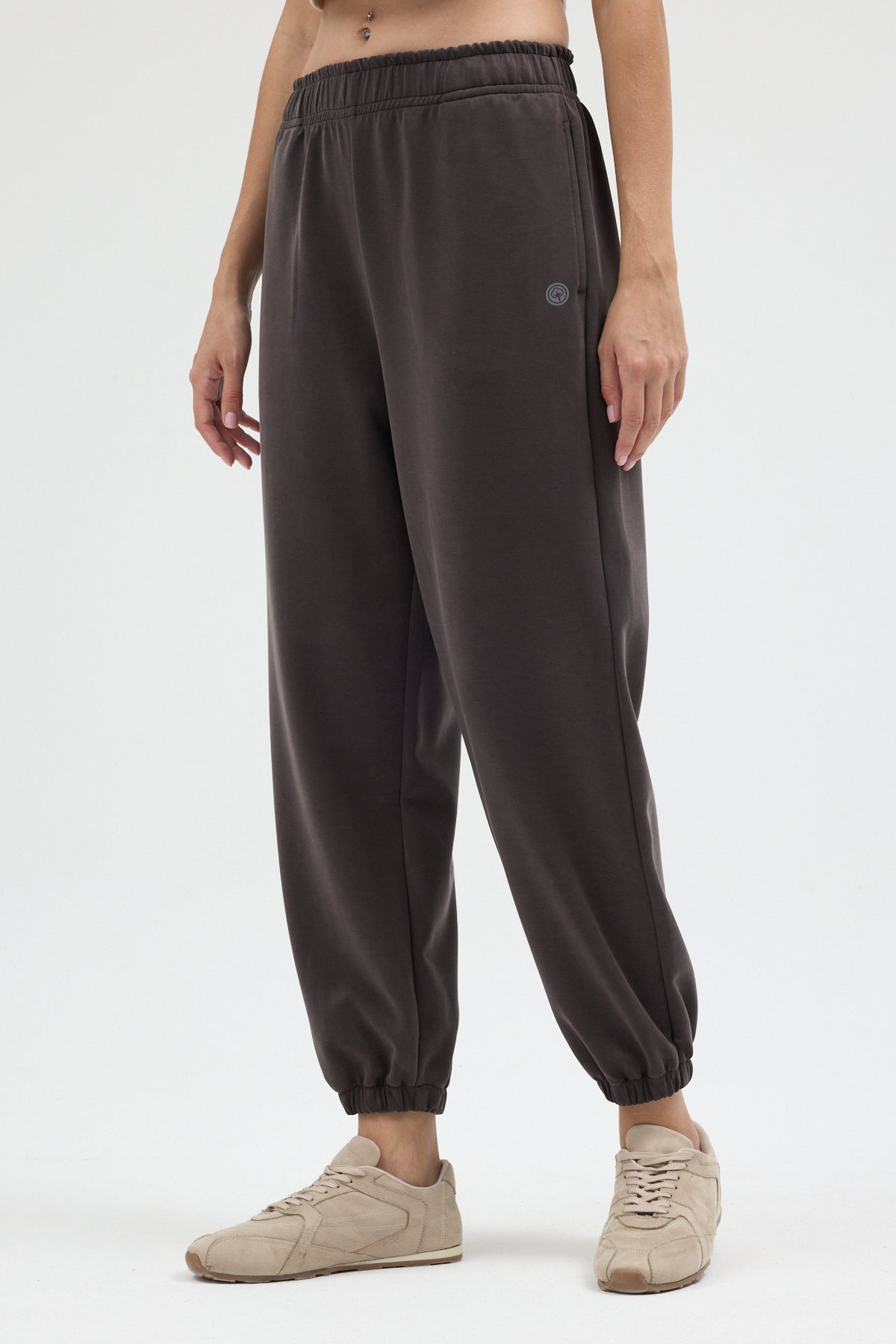 Kadın Beli ve Paçası Lastikli Rahat Kalıp Kahverengi Jogger Pantolon