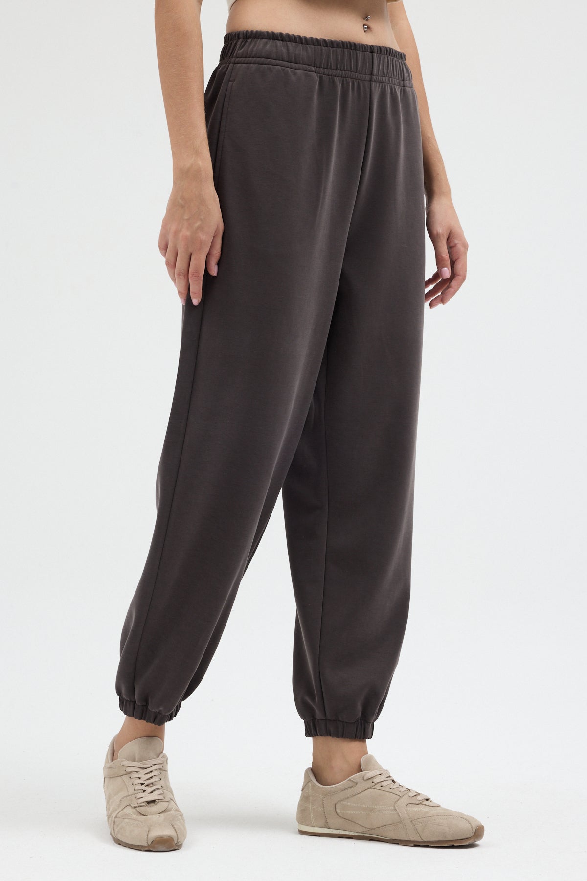 Kadın Beli ve Paçası Lastikli Rahat Kalıp Kahverengi Jogger Pantolon