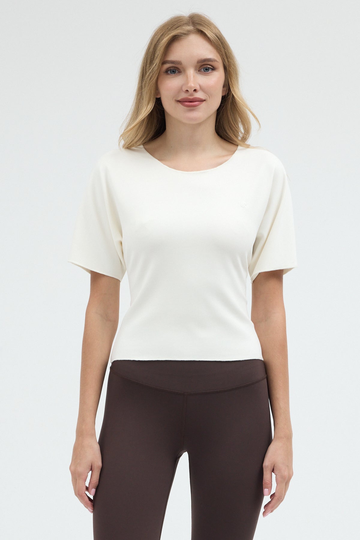 Kadın Yuvarlak Yaka Slim Fit Ekru Modal Tişört