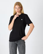 Unisex Siyah Beyaz Aplike Logo BCI Sertifikalı Pamuk Standart Kesim Bisiklet Yaka T-shirt