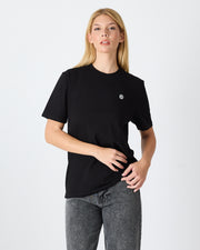 Unisex Siyah Beyaz Aplike Logo BCI Sertifikalı Pamuk Standart Kesim Bisiklet Yaka T-shirt