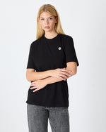 Unisex Siyah Beyaz Aplike Logo BCI Sertifikalı Pamuk Standart Kesim Bisiklet Yaka T-shirt