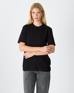 Unisex Siyah Nakışlı Standart Kalıp BCI Sertifikalı Pamuklu T-Shirt