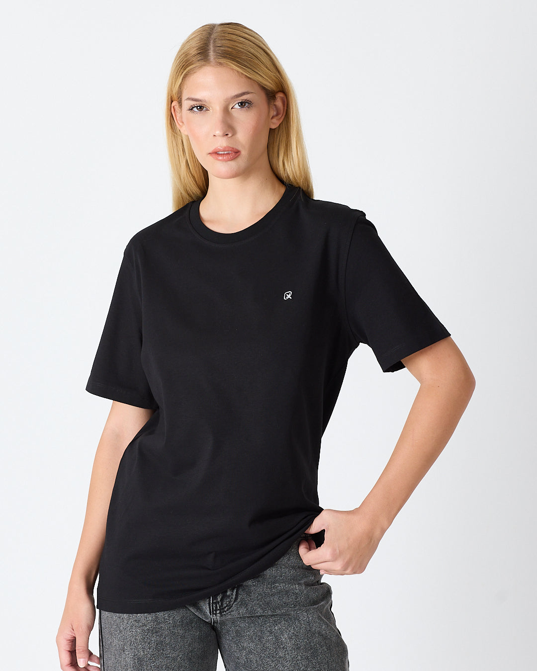 Unisex Siyah Beyaz Nakışlı Standart Kalıp Bisiklet Yaka Organik Pamuklu T-Shirt