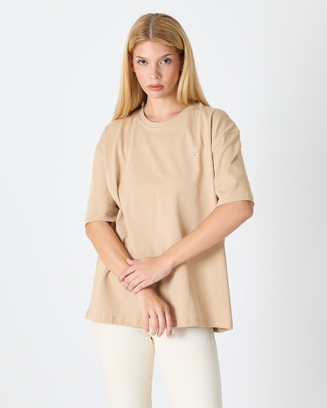 Unisex Bej Beyaz Aplike Logo Organik Pamuk Oversize Bisiklet Yaka T-shirt