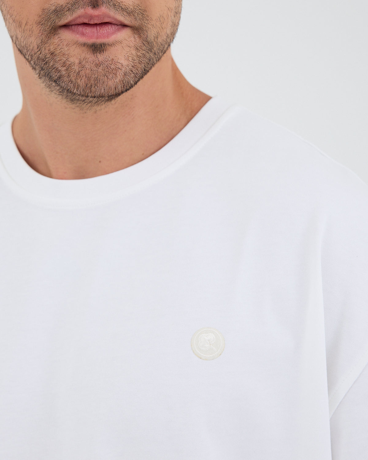 Unisex White Appliqué Logo Organic Cotton Oversized Crew Neck T-shirt -10305R01