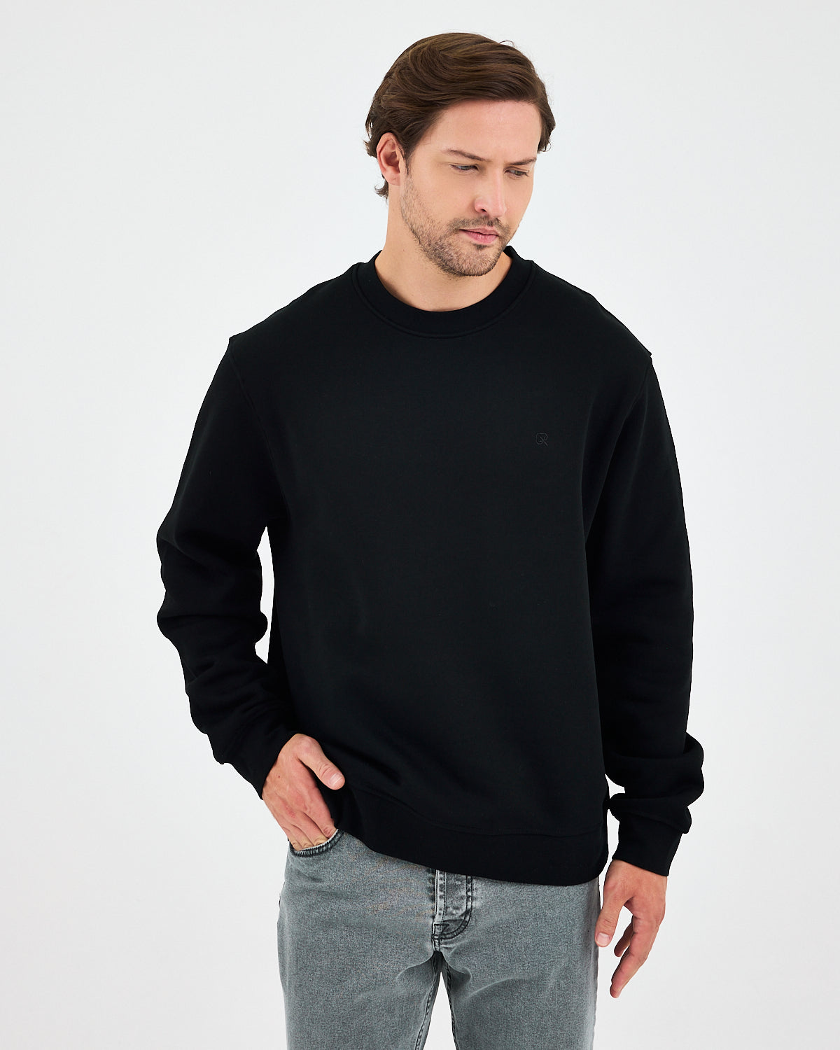 Unisex Black Embroidered Relaxed Fit Organic Cotton Sweatshirt -1011103