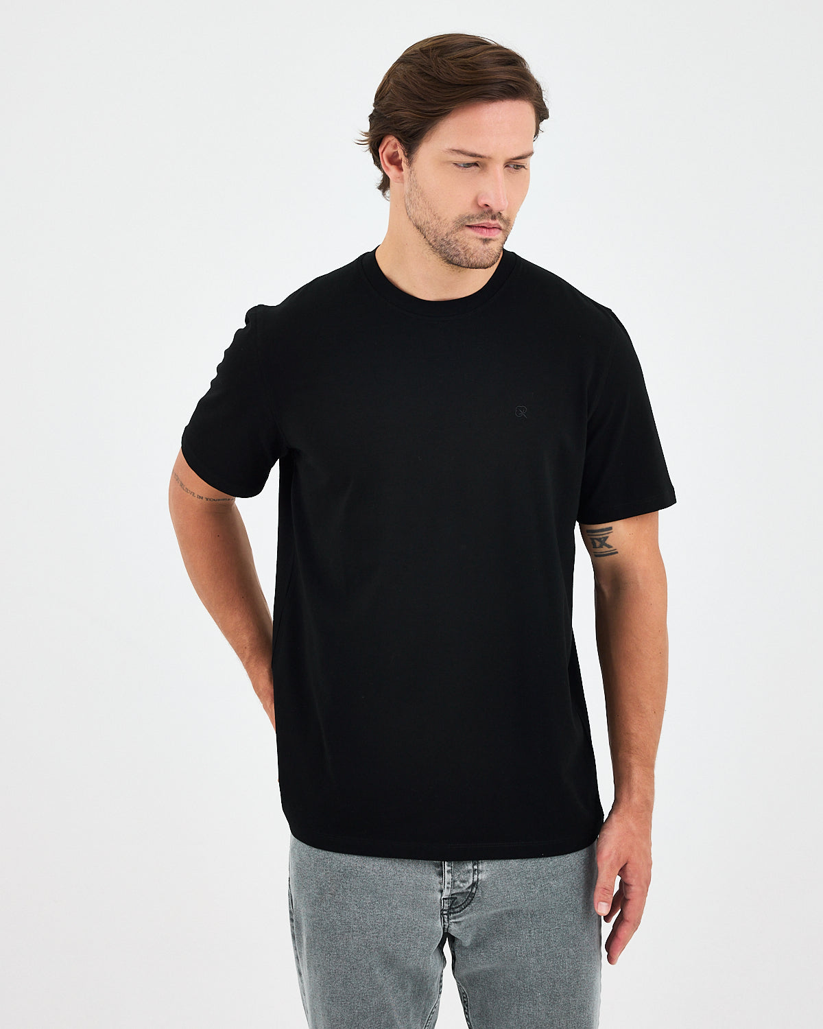 Unisex Siyah Nakışlı Standart Kalıp BCI Sertifikalı Pamuklu T-Shirt