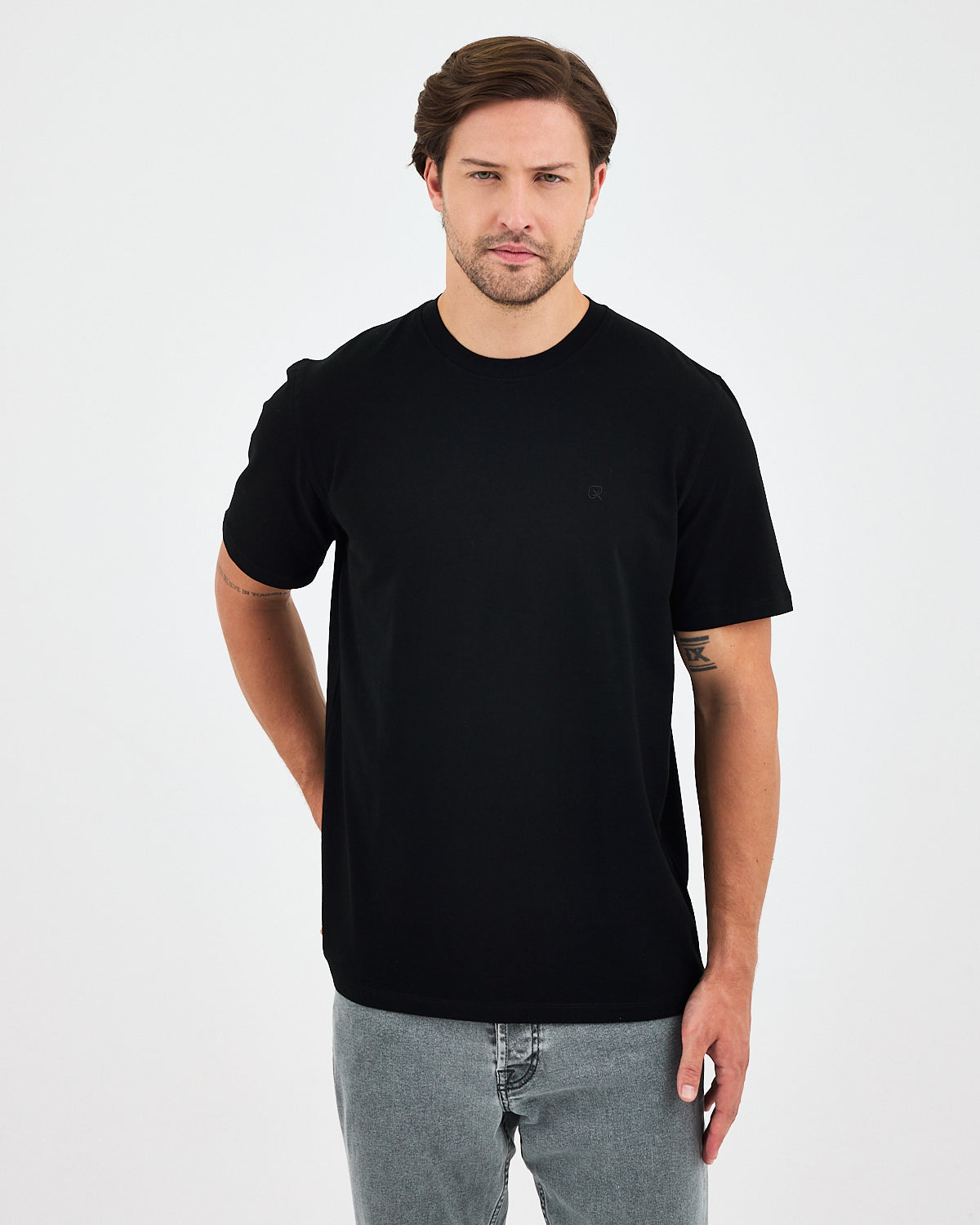 Unisex Siyah Nakışlı Standart Kalıp BCI Sertifikalı Pamuklu T-Shirt