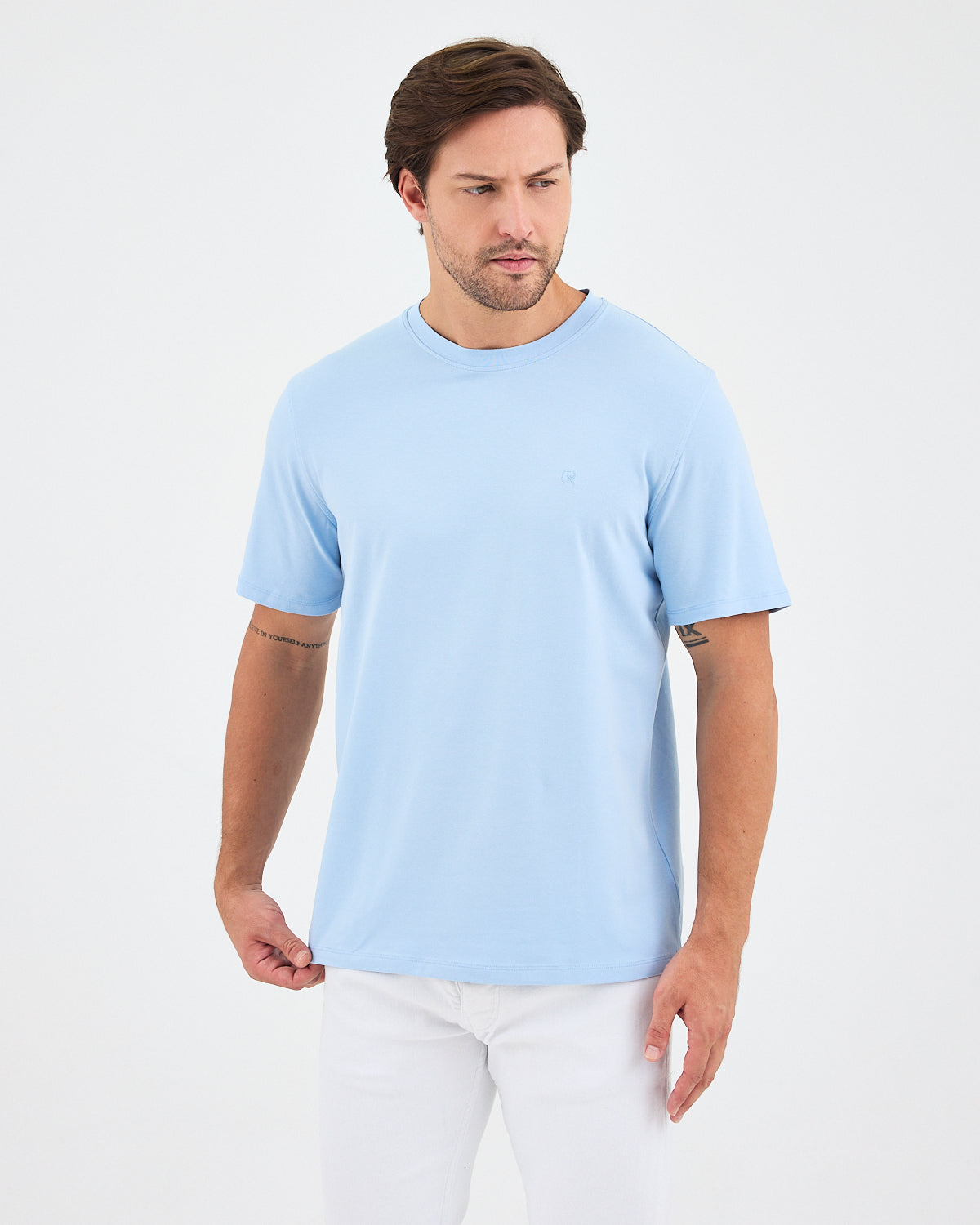 Unisex Açık Mavi Nakış Standart Kalıp BCI Sertifikalı Pamuklu Bisiklet Yaka T-Shirt