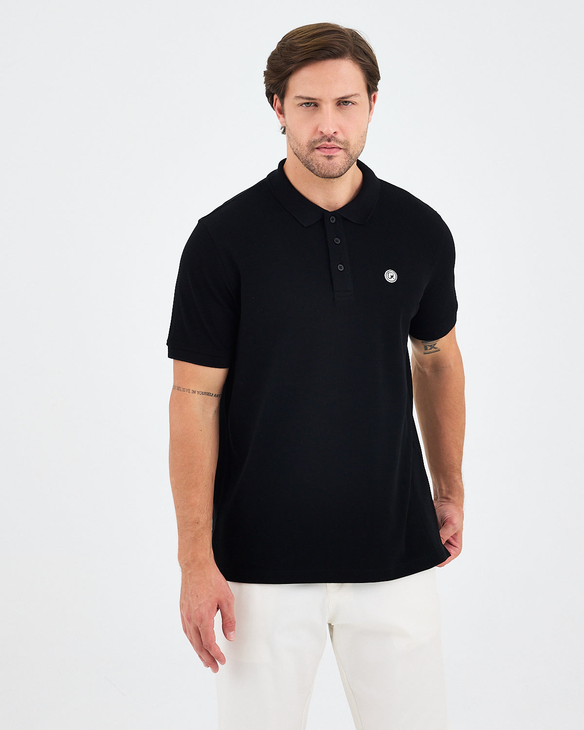 Erkek Siyah Beyaz Aplike Logo Organik Pamuk Standart Kesim Polo Yaka T-shirt
