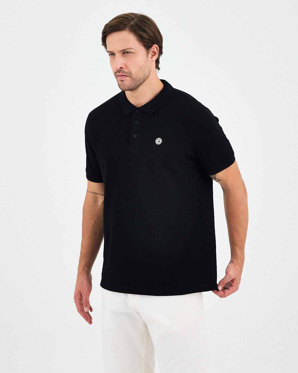 Erkek Siyah Beyaz Aplike Logo Organik Pamuk Standart Kesim Polo Yaka T-shirt