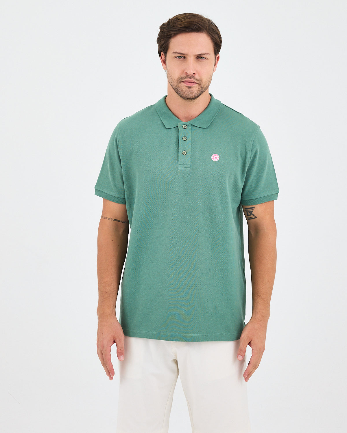 Erkek Turkuaz Beyaz Aplike Logo Organik Pamuk Standart Kesim Polo Yaka T-shirt