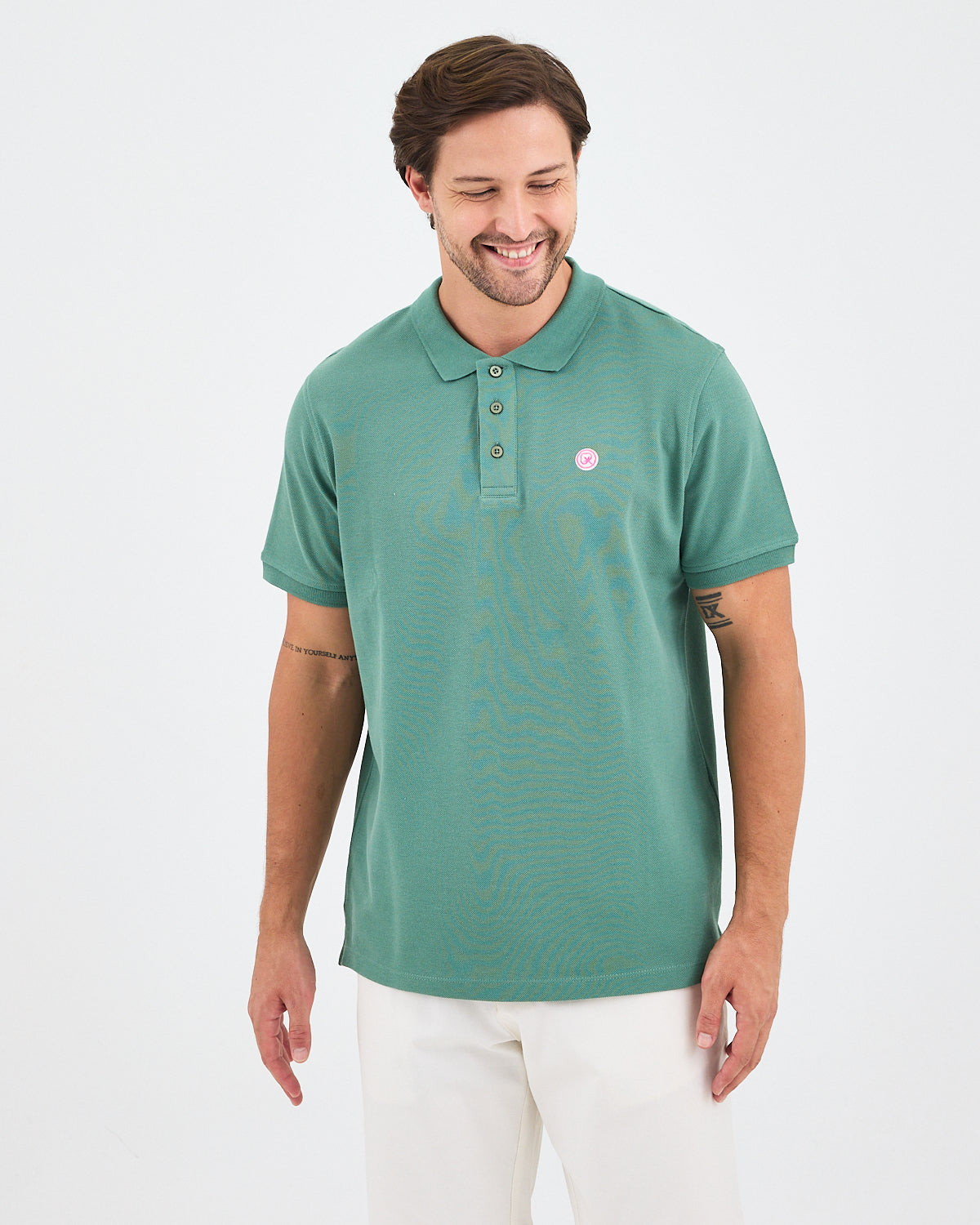 Erkek Turkuaz Beyaz Aplike Logo Organik Pamuk Standart Kesim Polo Yaka T-shirt