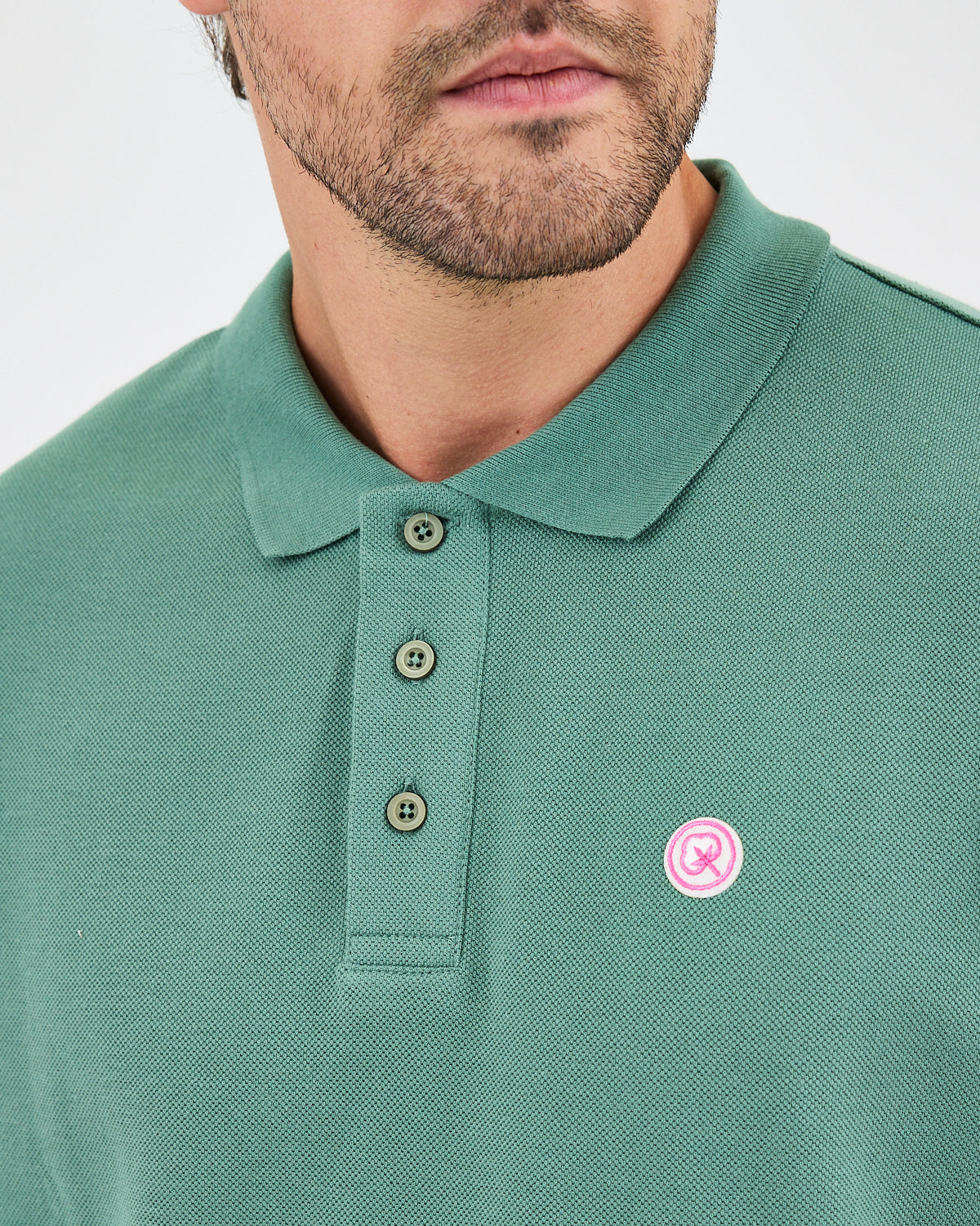Erkek Turkuaz Beyaz Aplike Logo Organik Pamuk Standart Kesim Polo Yaka T-shirt