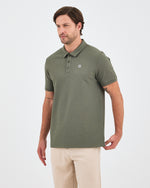 Erkek Haki Beyaz Aplike Logo Standart Kesim Polo Yaka T-shirt– BCI Sertifikalı Pamuk