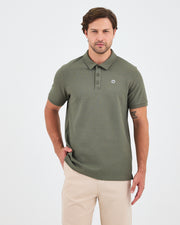 Erkek Haki Beyaz Aplike Logo Standart Kesim Polo Yaka T-shirt– BCI Sertifikalı Pamuk