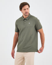 Erkek Haki Beyaz Aplike Logo Standart Kesim Polo Yaka T-shirt– BCI Sertifikalı Pamuk