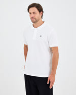 Erkek Beyaz Aplike Logo Organik Pamuk Standart Kesim Polo Yaka T-shirt