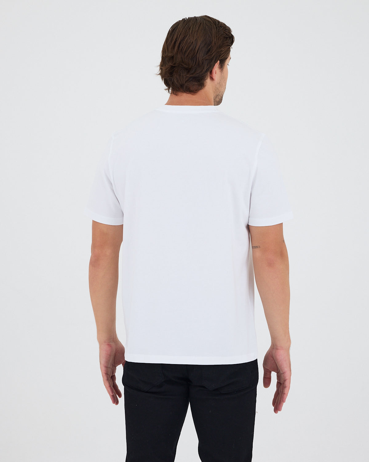 Unisex Beyaz Aplike Logo Detay Standart Kesim BCI Sertifikalı T-Shirt