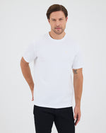 Unisex Beyaz Aplike Logo Detay Standart Kesim BCI Sertifikalı T-Shirt